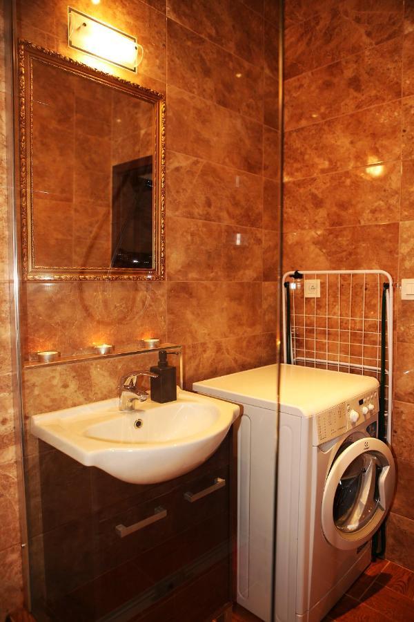 City Center Apartment In Middle Of Bratislava Eksteriør billede